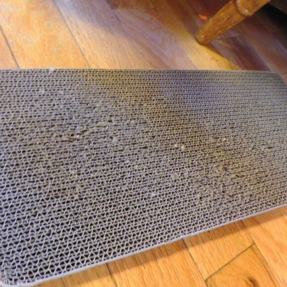 TWO NEW CAT SCRATCHING AREAS FOR FLOOR - Picture 3 of 3